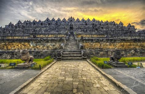  Borobudur Temppeli Rakentaminen: 800 Vuoden Projekti ja Mahayana Buddhalaisuuden Kukoistus